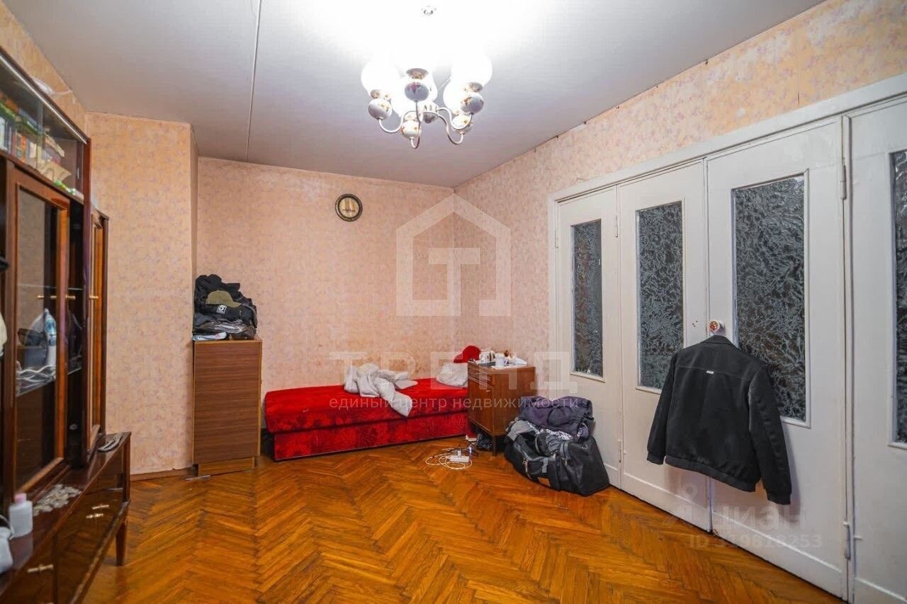 Продажа 2-комн квартиры на вторичном рынке Светлановский проспект, 9