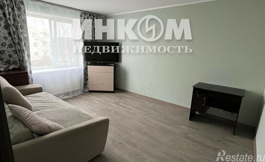 Продажа 2-комн квартиры на вторичном рынке Верзилово, Центральная улица,  д. 3