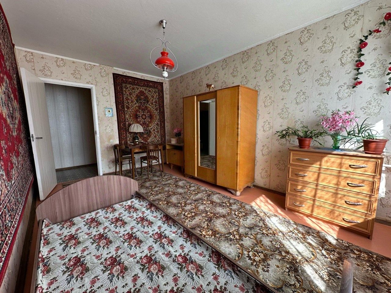 Продажа 2-комн квартиры на вторичном рынке СХТ исторический район, Рощино пгт