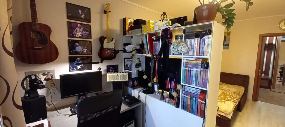 Продажа 2-комн квартиры на вторичном рынке деревня Островцы, Подмосковная улица,  д. 26