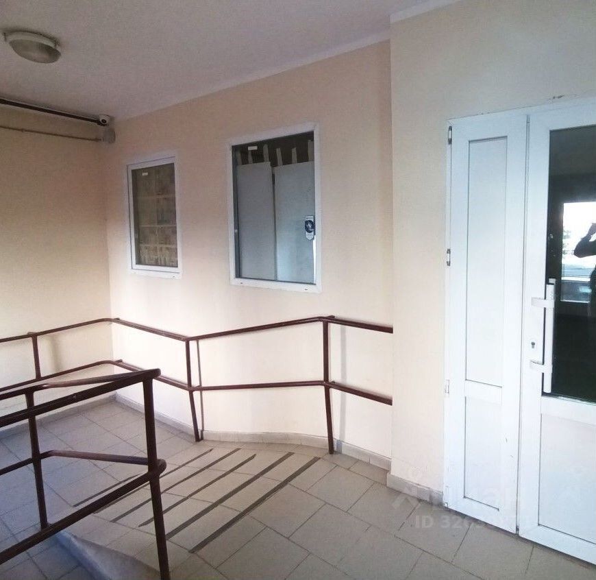 Продажа 1-комн квартиры на вторичном рынке Свердловский пгт, улица Михаила Марченко, 12