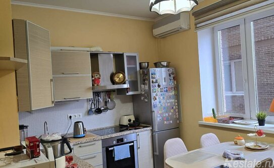 Продажа 3-комн квартиры на вторичном рынке Ясная улица