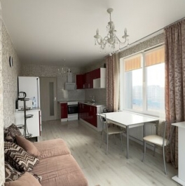 Продажа 3-комн квартиры на вторичном рынке бульвар Головнина,  д. 10