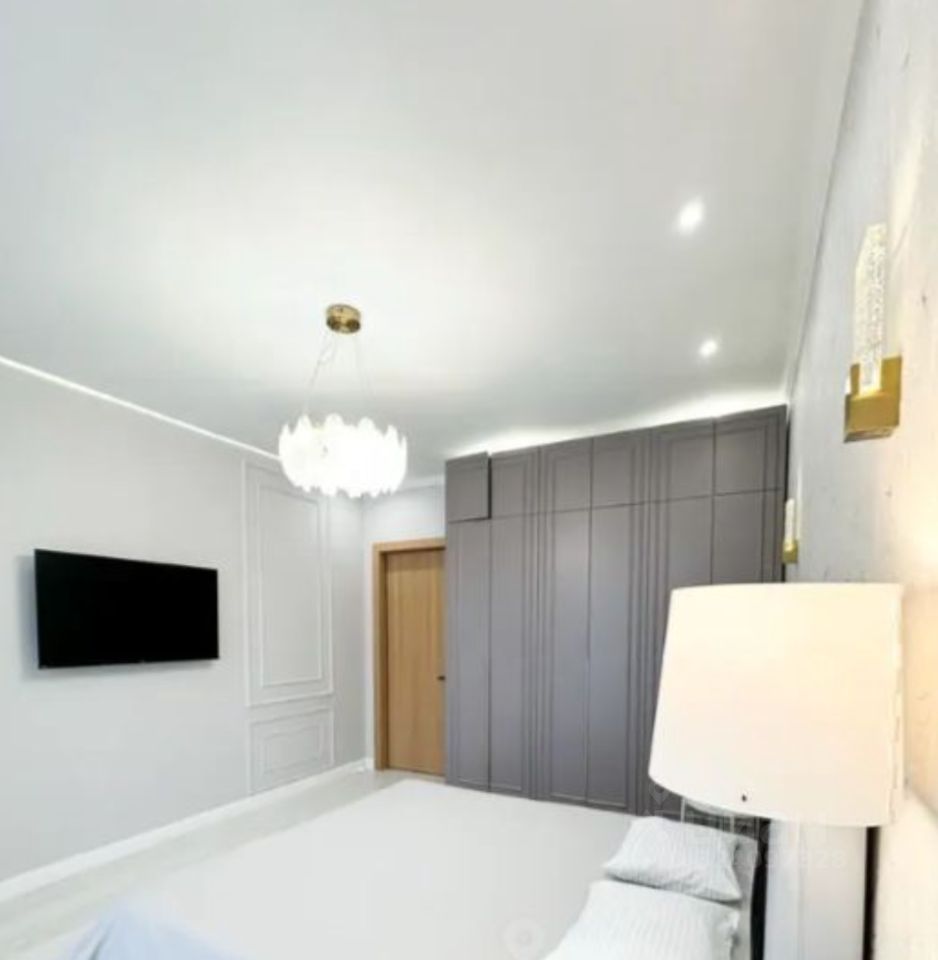 Продажа 3-комн квартиры на вторичном рынке Верхняя улица, 22