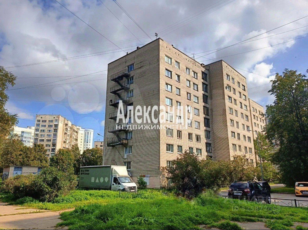 Продажа 6-комн квартиры на вторичном рынке улица Беринга, 32К2