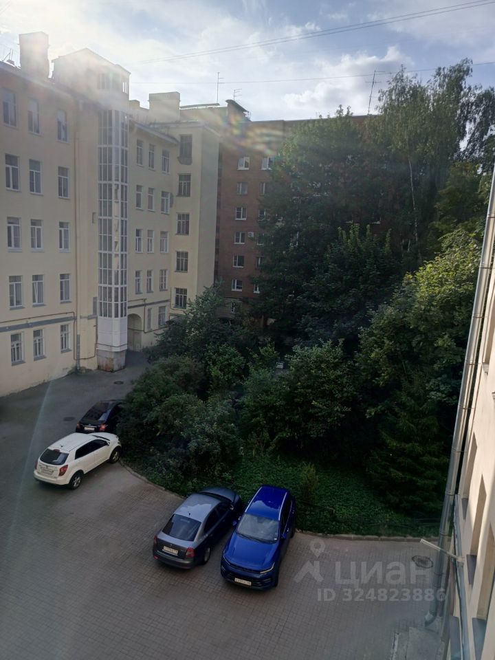 Продажа 2-комн квартиры на вторичном рынке Колпинская улица, 15