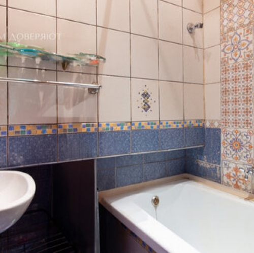 2-комн квартира Новоладожская улица,  д. 12