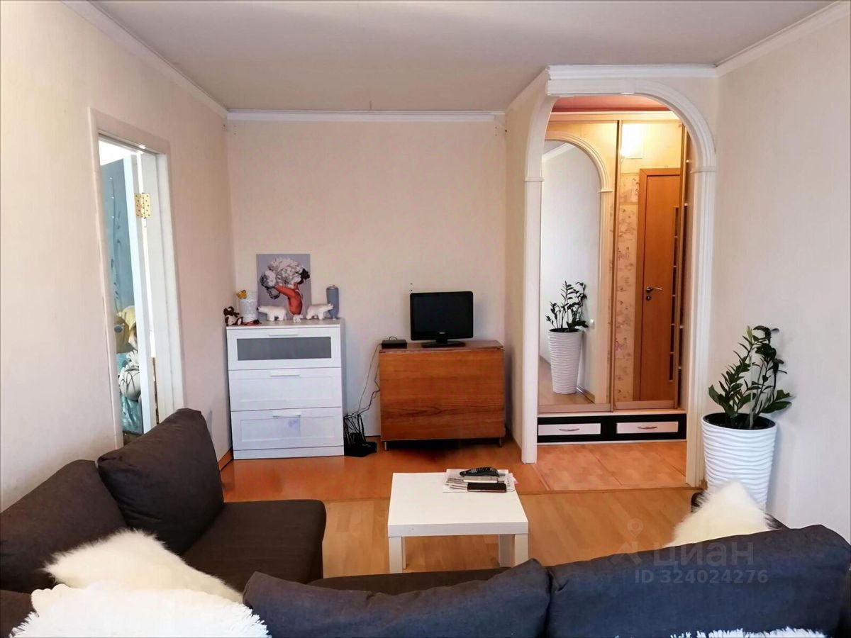 Продажа 3-комн квартиры на вторичном рынке Красное Село, Гвардейская улица, 19к3