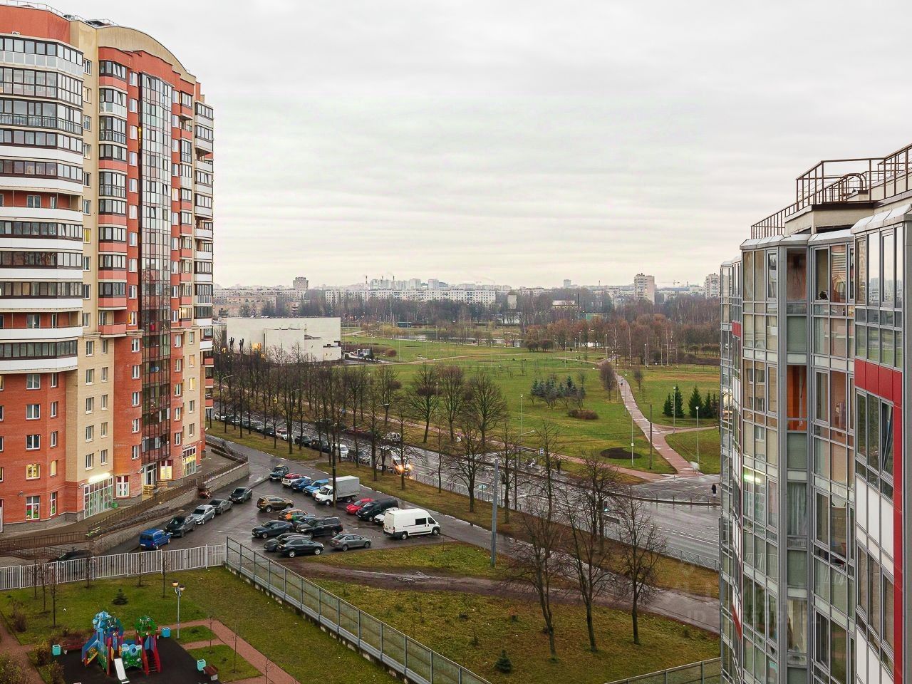 Продажа 3-комн квартиры на вторичном рынке улица Маршала Тухачевского, 25