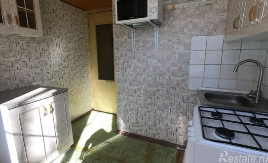 Продажа 2-комн квартиры на вторичном рынке Алтайская улица,  д. 2