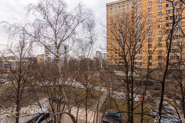 Продажа 1-комн квартиры на вторичном рынке Парковая 10-я ул,  д. 4