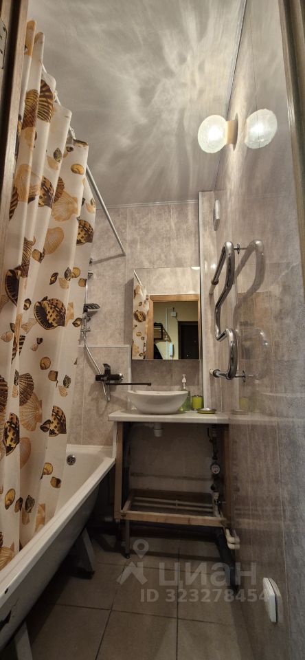 Аренда 2-комн квартиры на вторичном рынке Парашютная улица, 35