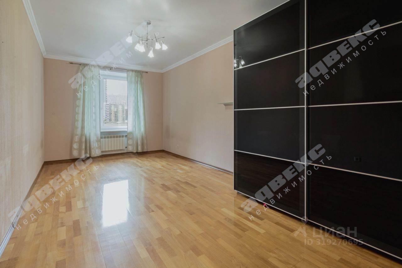 Продажа 3-комн квартиры на вторичном рынке Кондратьевский проспект, 62К3