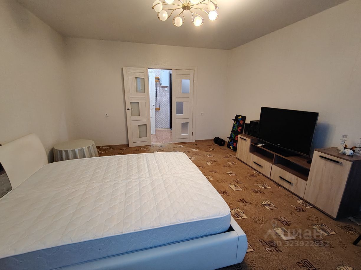 Аренда 1-комн квартиры на вторичном рынке Одинцово, улица Кутузовская,  д. 2