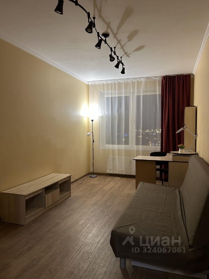 Аренда 1-комн квартиры на вторичном рынке Мурино, площадь Привокзальная, 3к3