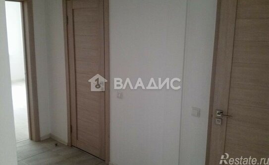 Продажа 3-комн квартиры на вторичном рынке Кварцевая ул,  д. 5 к3