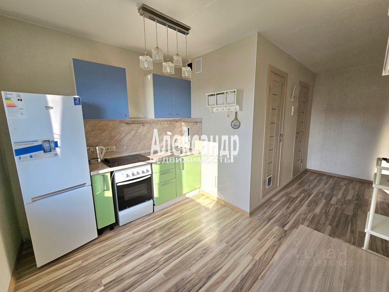 Продажа 3-комн квартиры на вторичном рынке Горелово тер., улица Коммунаров, 120