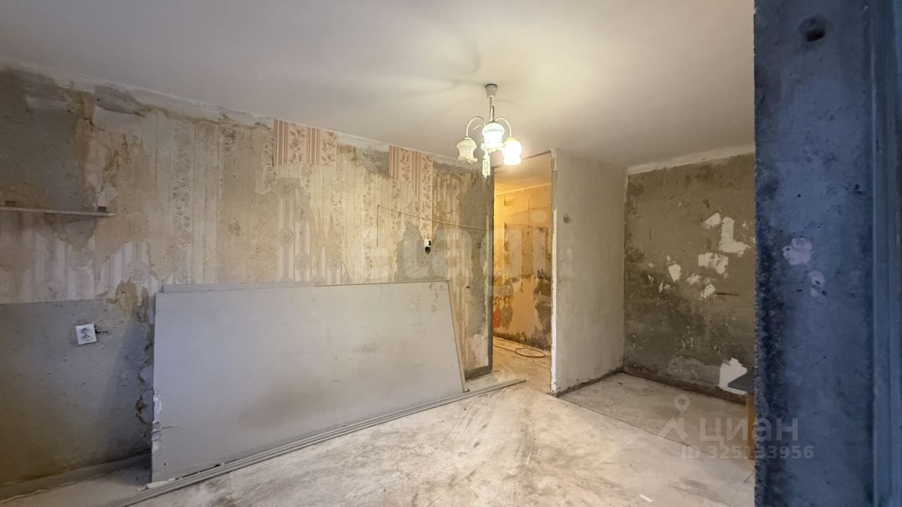 Продажа 2-комн квартиры на вторичном рынке Кириши, Волховская набережная, 14