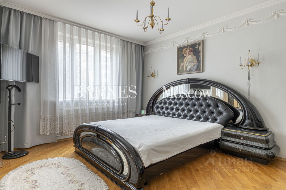 Продажа 3-комн квартиры на вторичном рынке улица Ляпидевского, 2К1