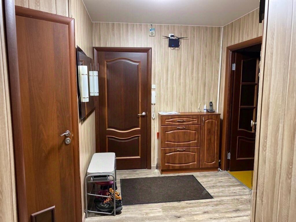 Продажа 3-комн квартиры на вторичном рынке Гатчина, проспект 25 Октября, 52