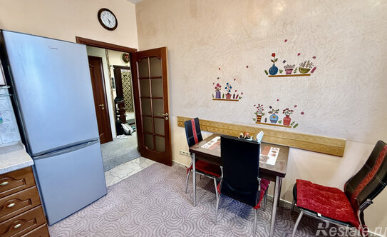 Продажа 4-комн квартиры на вторичном рынке Союзный проспект,  д. 22