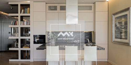 3-комн квартира ул Кирочная,  д. 31,  к. 2