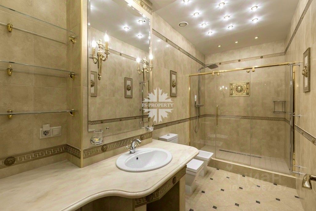 Продажа 4-комн квартиры на вторичном рынке улица Усачева, 2С3