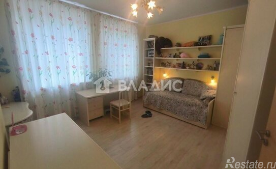 Продажа 4-комн квартиры на вторичном рынке Родионовская улица