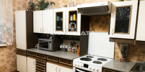 3-комн квартира Камышовая улица,  д. 3