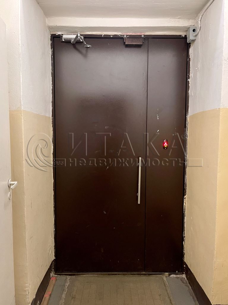 Продажа 4-комн квартиры на вторичном рынке Кронверкский,  д. 63/31