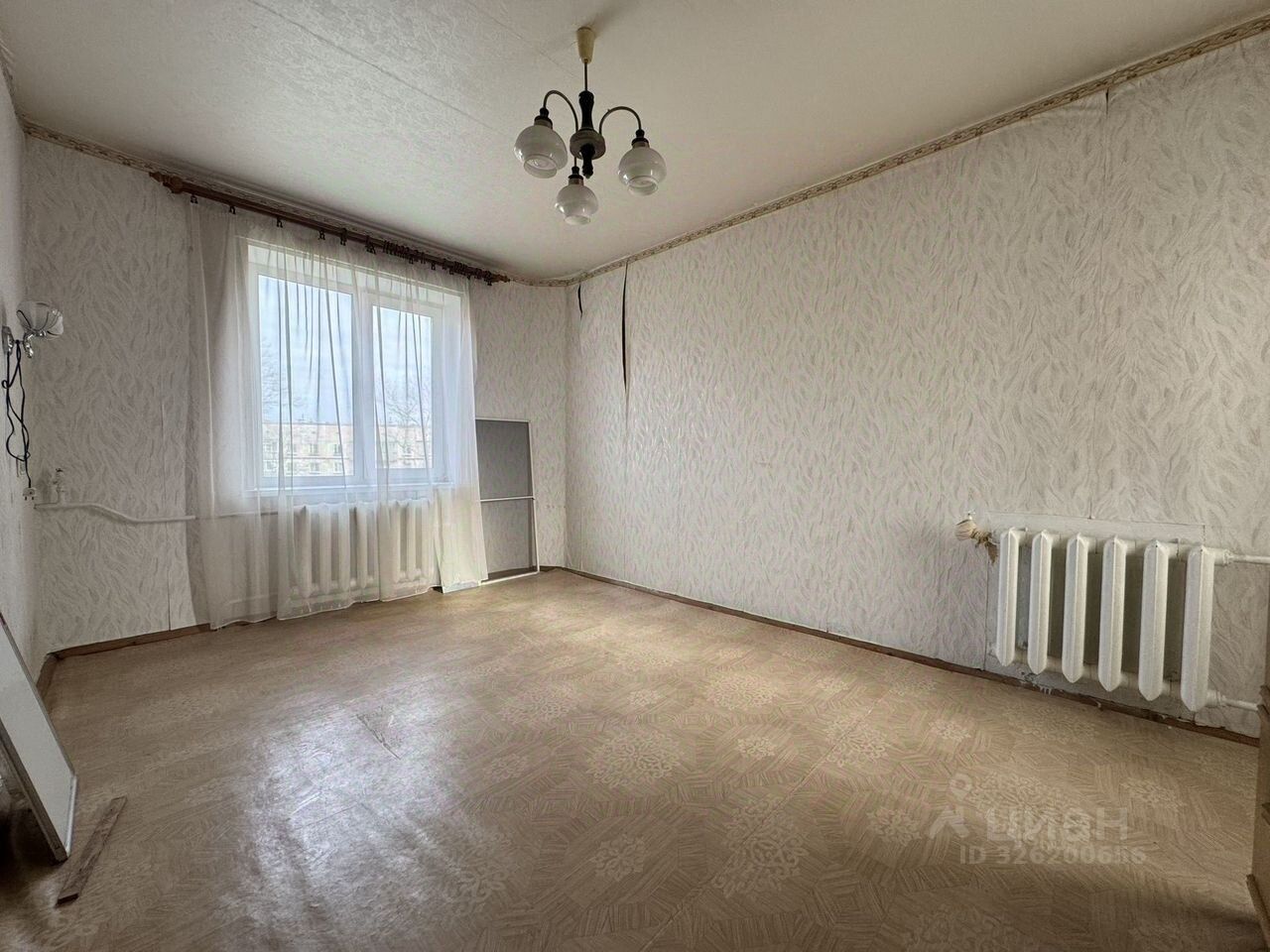 Продажа 2-комн квартиры на вторичном рынке Волхов, улица Володарского, 11