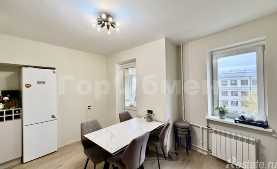 Продажа 3-комн квартиры на вторичном рынке улица Александра Невского,  д. 1