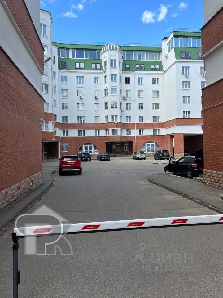 Продажа 4-комн квартиры на вторичном рынке Звенигород, улица Красная Гора, 1к1