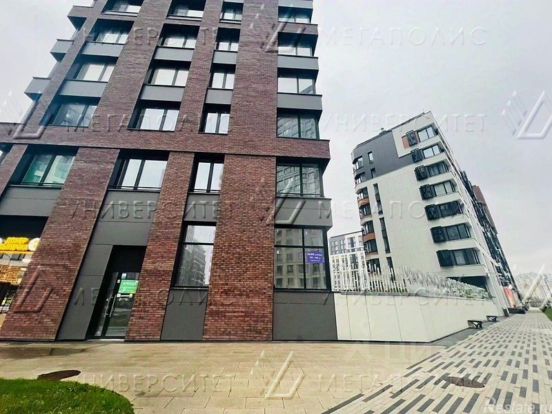 Продажа торгового помещения пр-кт Лихачёва,  д. 20