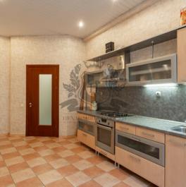 Продажа 2-комн квартиры на вторичном рынке Зеленина Б. ул,  д. 36