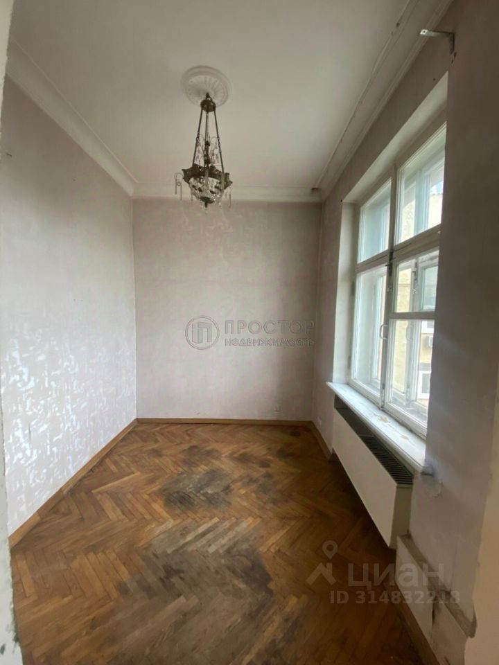 Продажа 4-комн квартиры на вторичном рынке Тверская улица, 19