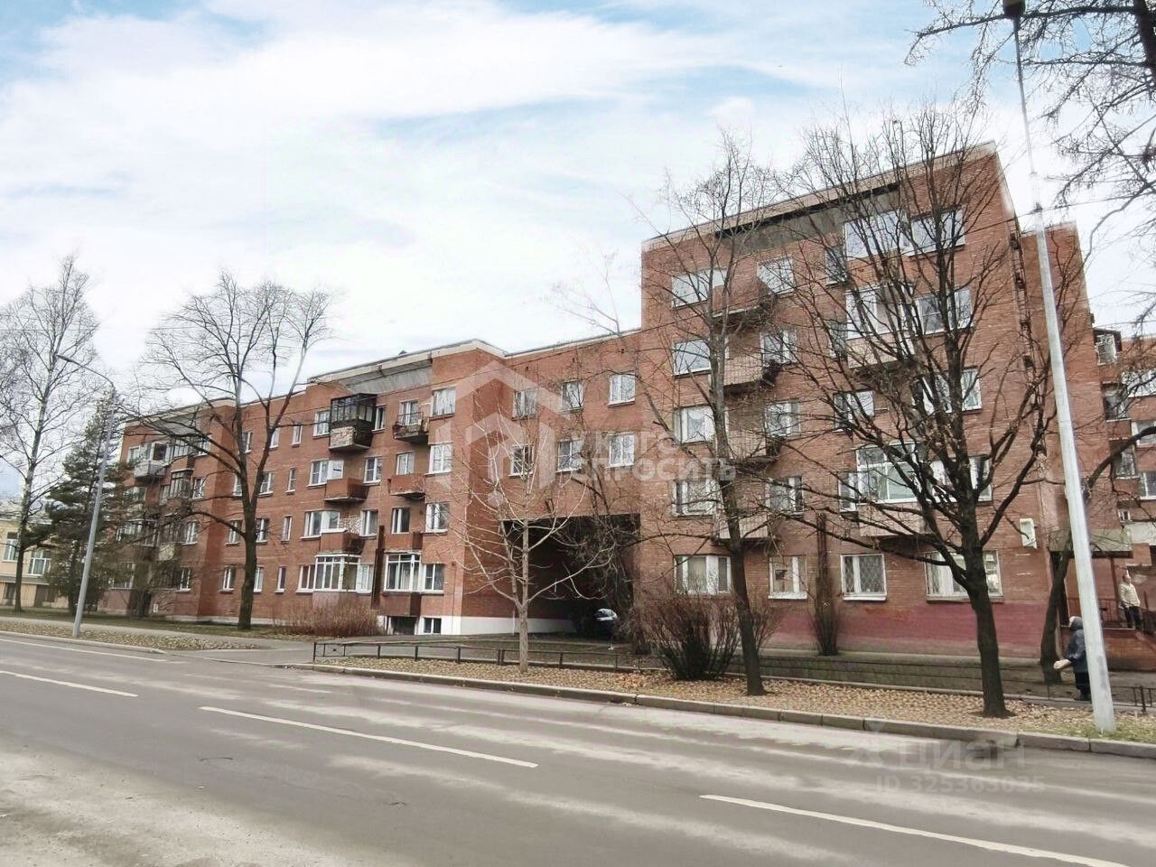 Продажа 3-комн квартиры на вторичном рынке Петергоф, Константиновская улица, 23/13