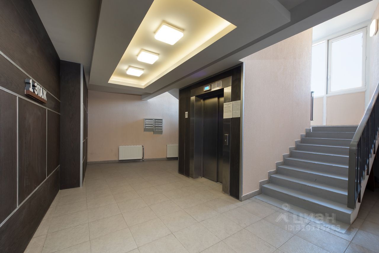 Продажа 4-комн квартиры на вторичном рынке Лахта тер., улица Новая, 51к1