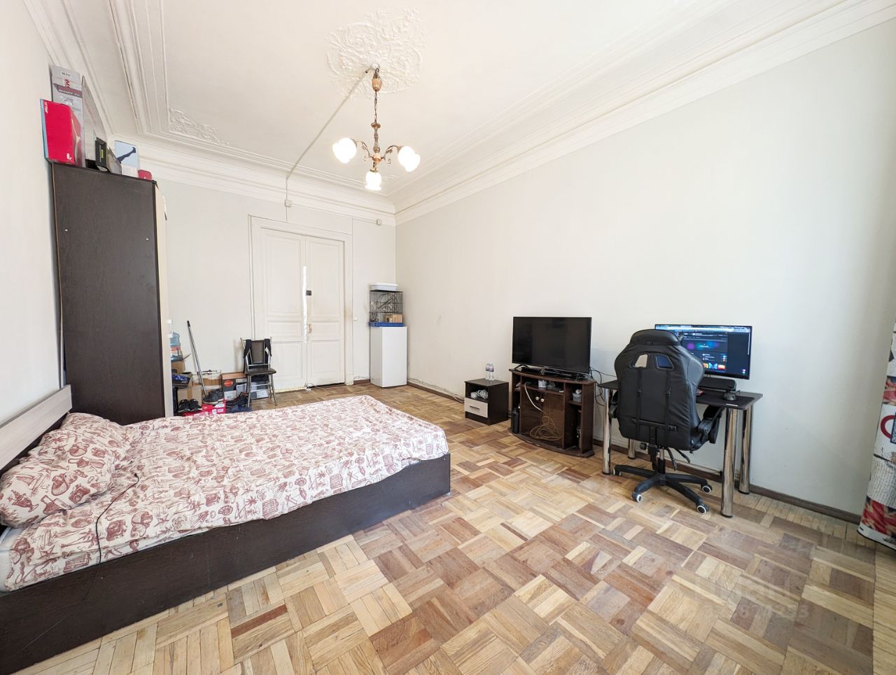 Продажа 3-комн квартиры на вторичном рынке Невский проспект, 105