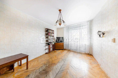 Продажа 1-комн квартиры на вторичном рынке Брестский б-р.,  д. 11/36