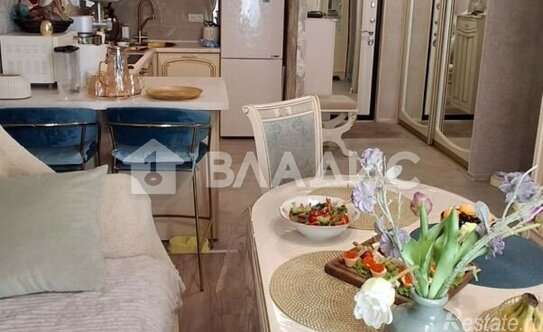 Продажа 3-комн квартиры на вторичном рынке улица Александры Монаховой,  д. 84 к4