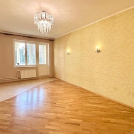 Продажа 3-комн квартиры на вторичном рынке улица Новаторов,  д. 34 к7