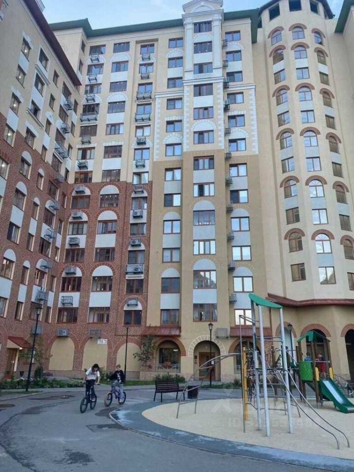 Аренда 2-комн квартиры на вторичном рынке пос. Развилка, проезд Римский, 5