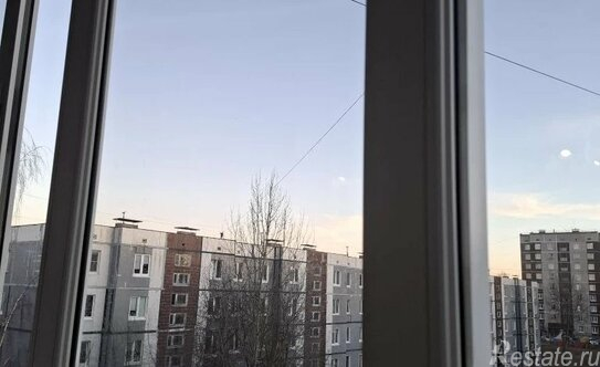 Продажа 2-комн квартиры на вторичном рынке Луга, пр-кт Кирова,  д. 18б