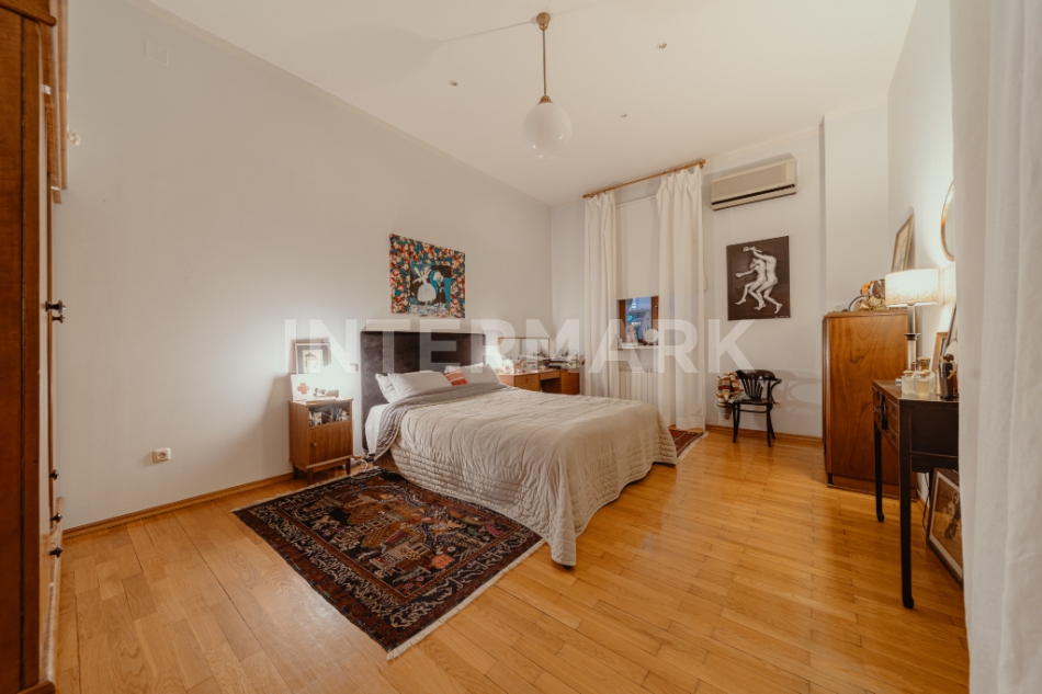 Продажа 5-комн квартиры на вторичном рынке Скатертный пер., 11