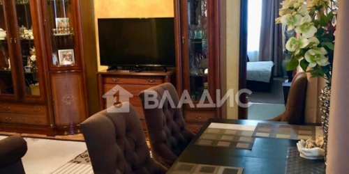 3-комн квартира улица Климашкина,  д. 20