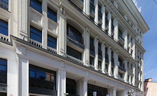 Продажа 4-комн квартиры на вторичном рынке Казарменный пер