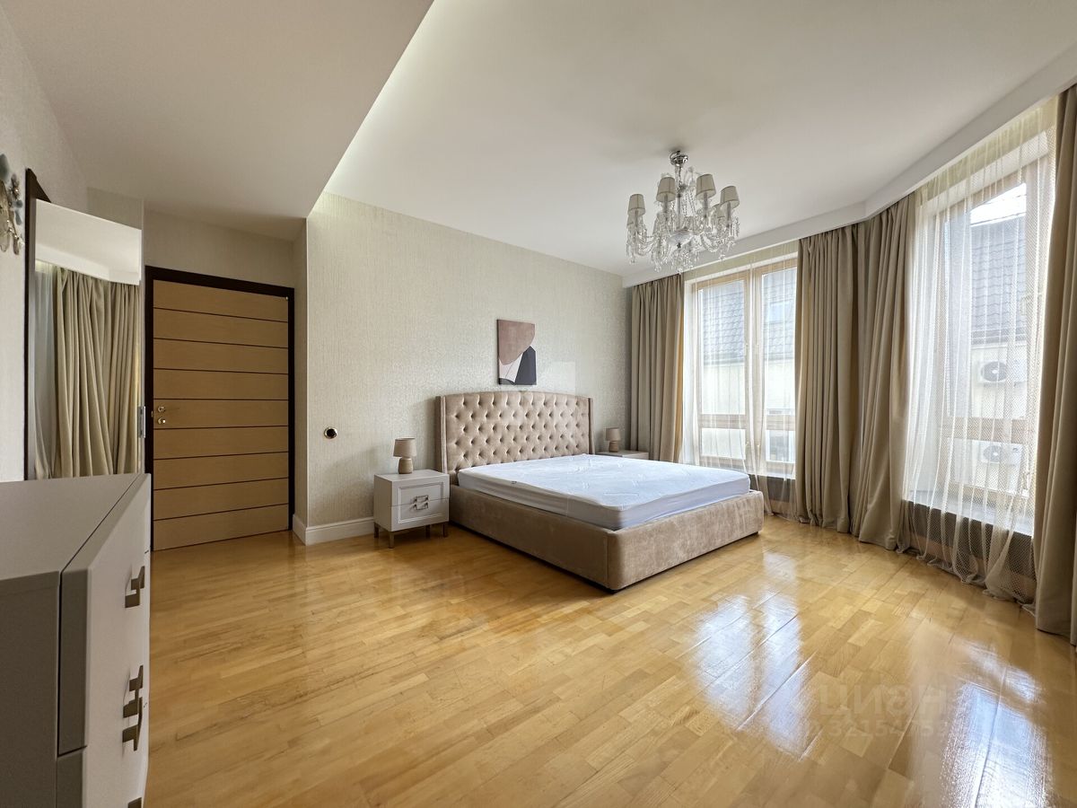 Продажа 3-комн квартиры на вторичном рынке Страстной бульвар, 10к1