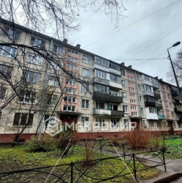 Продажа 1-комн квартиры на вторичном рынке Витебский пр-кт,  д. 33 к3