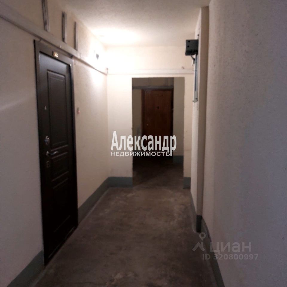 Продажа 3-комн квартиры на вторичном рынке Комендантский проспект, 35К1